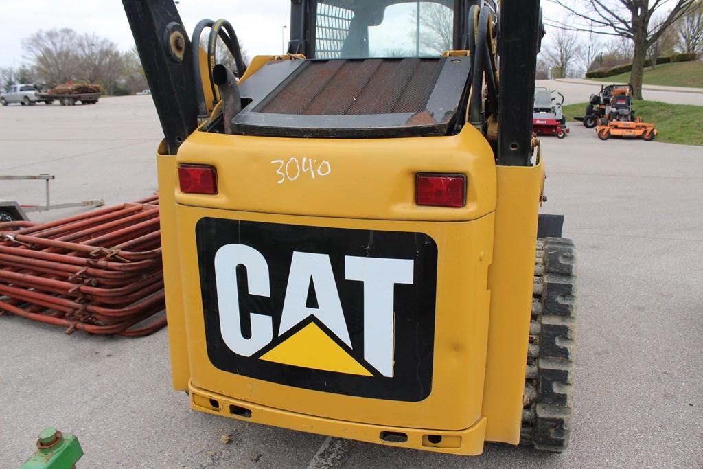 2014 CAT Skid Steer