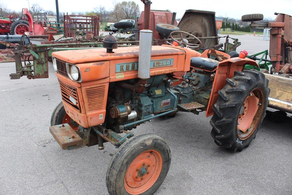 Kubota Tractor L260