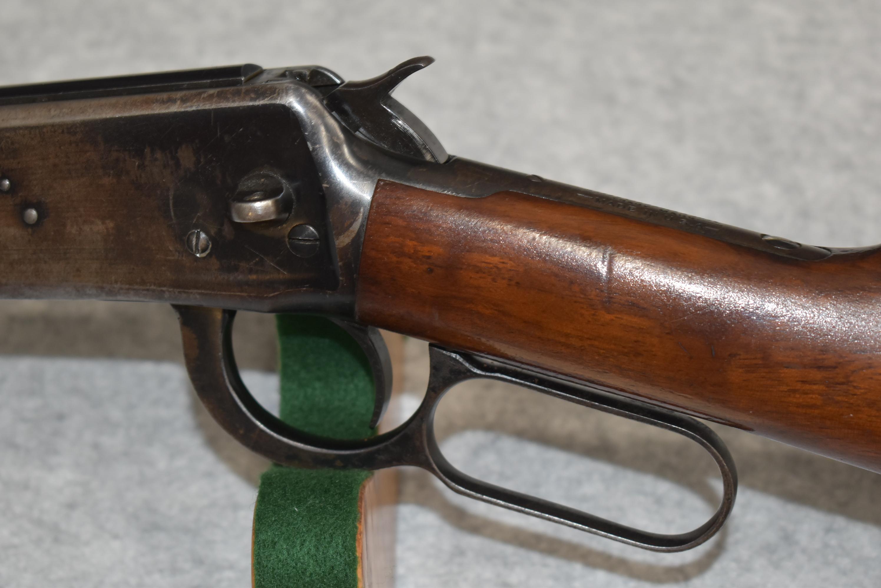 Winchester – Mod. 94 (Pre-64) – 30 WCF Cal. Saddle Ring Carbine Lever Action Rifle