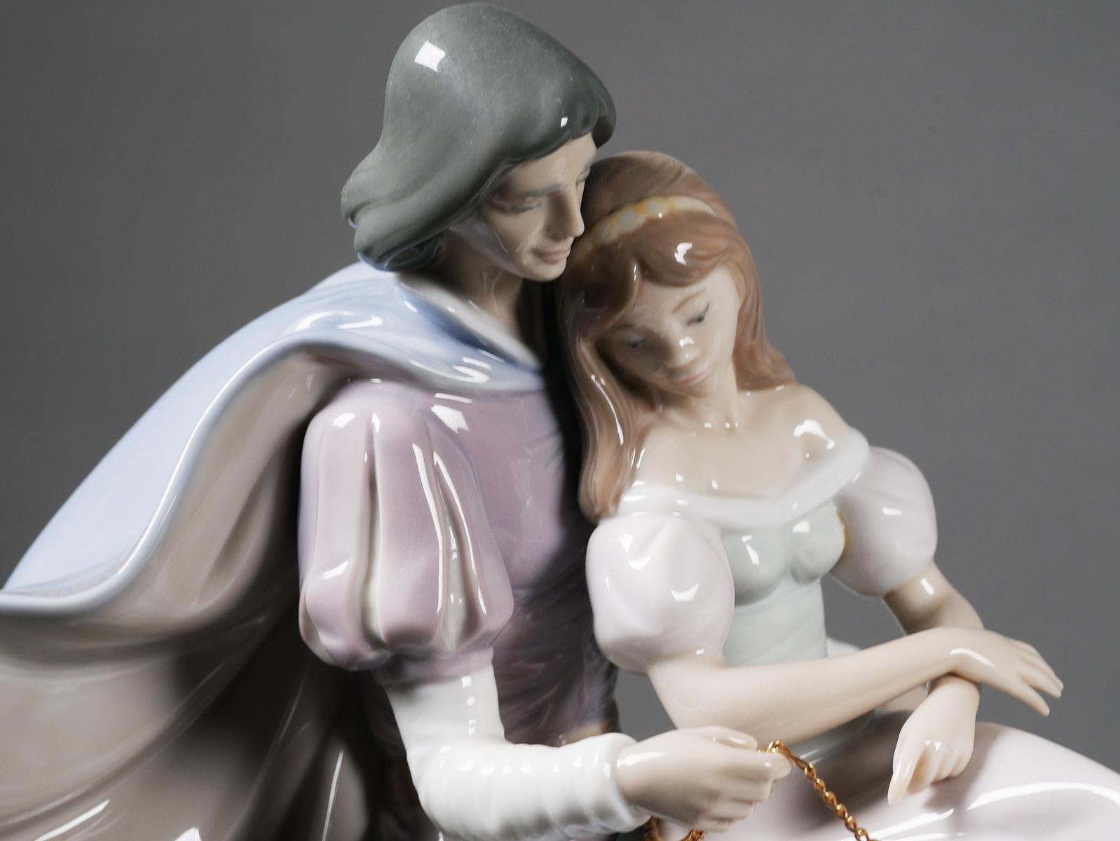 Lladro Porcelain Figurine Love Story #5991