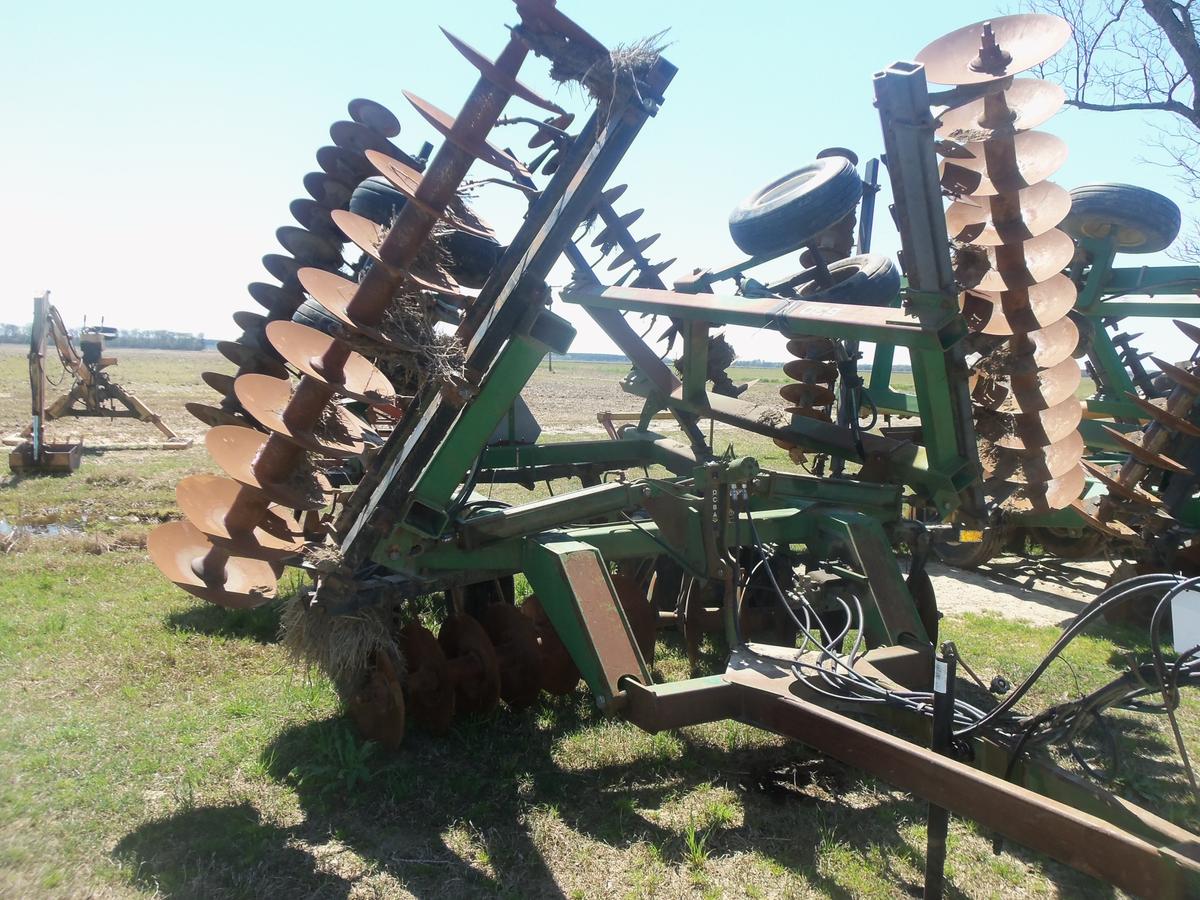 John Deere 630 Disc