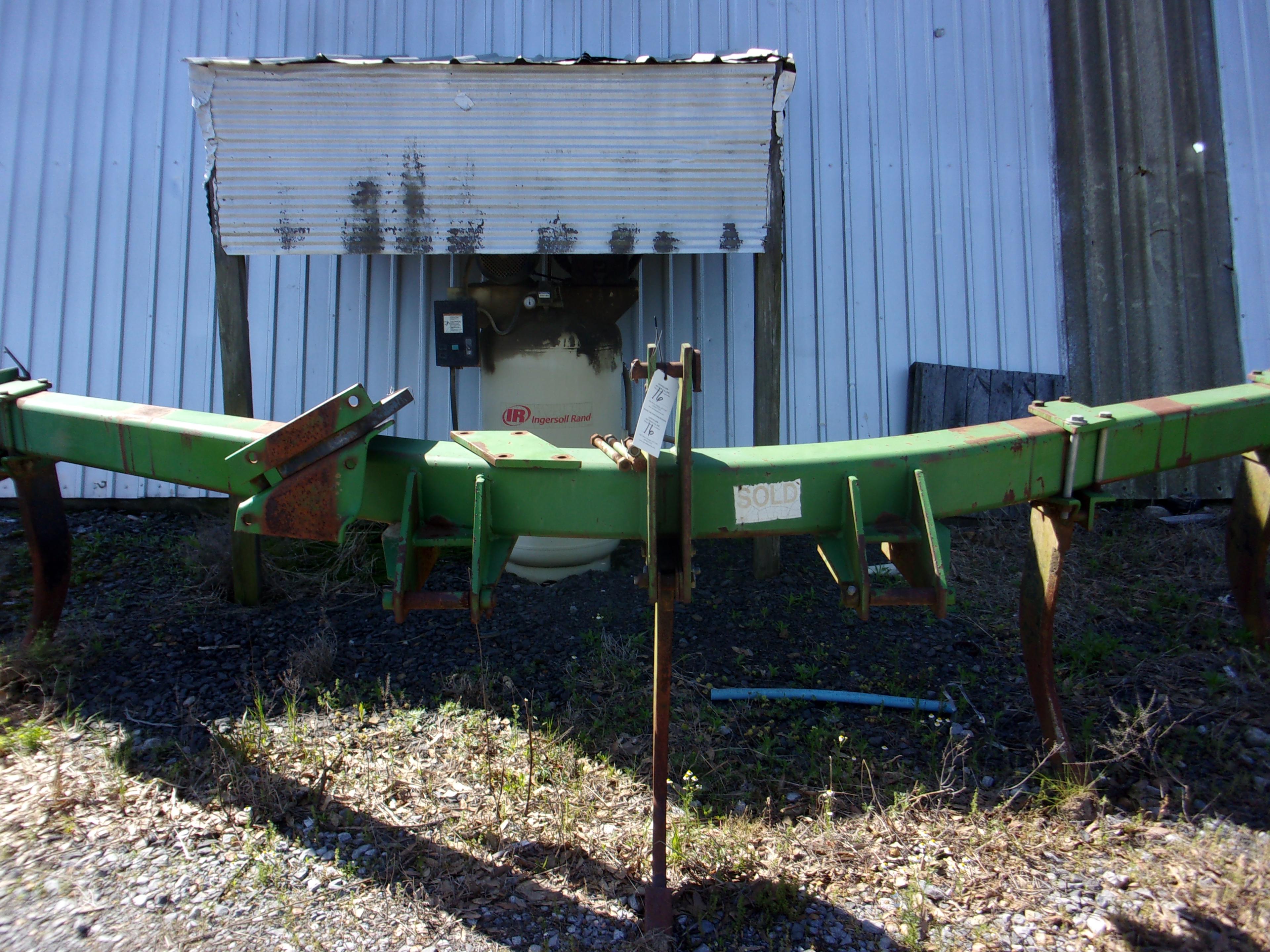 John Deere 900 5 Shank Sub-Soiler