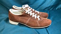 VINTAGE BOWLING SHOES