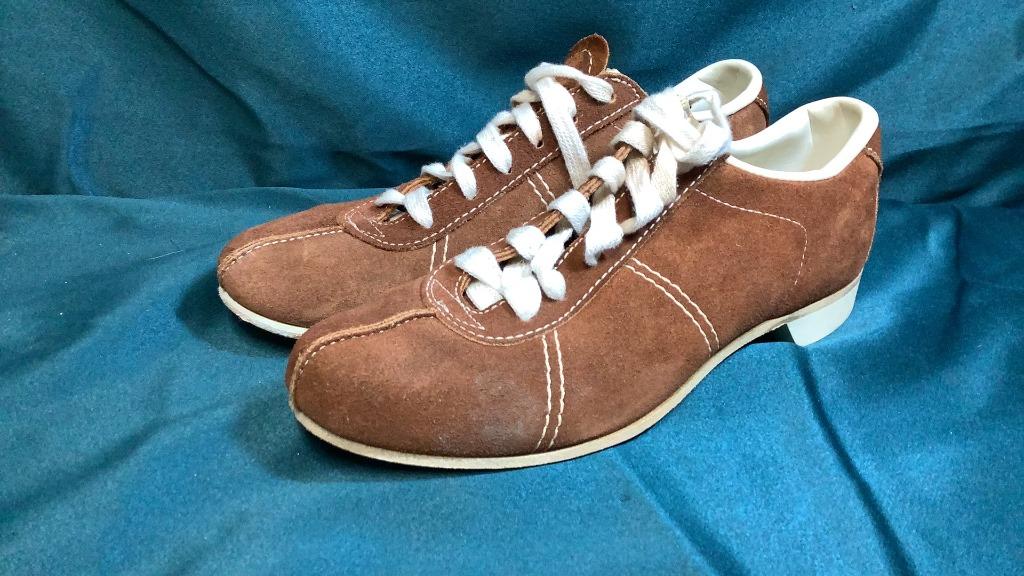 VINTAGE BOWLING SHOES