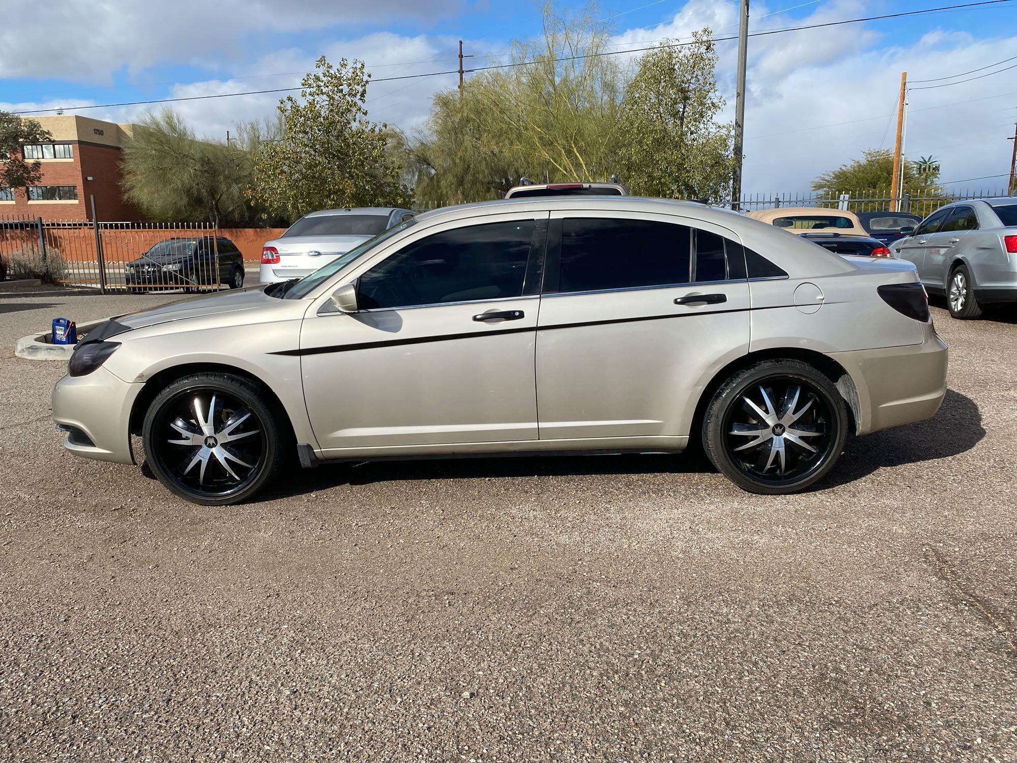 2013 Chrysler 200 LX