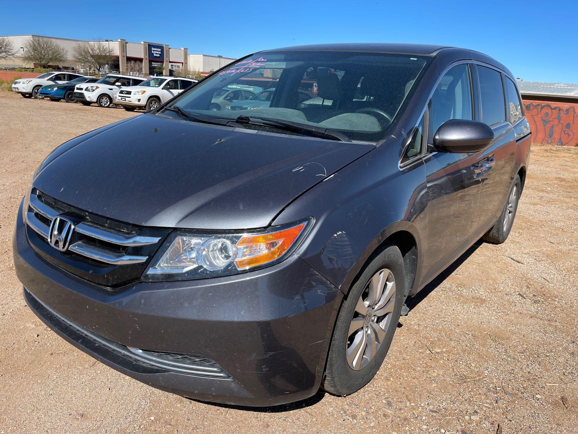 2016 Honda Odyssey SE with entertainment