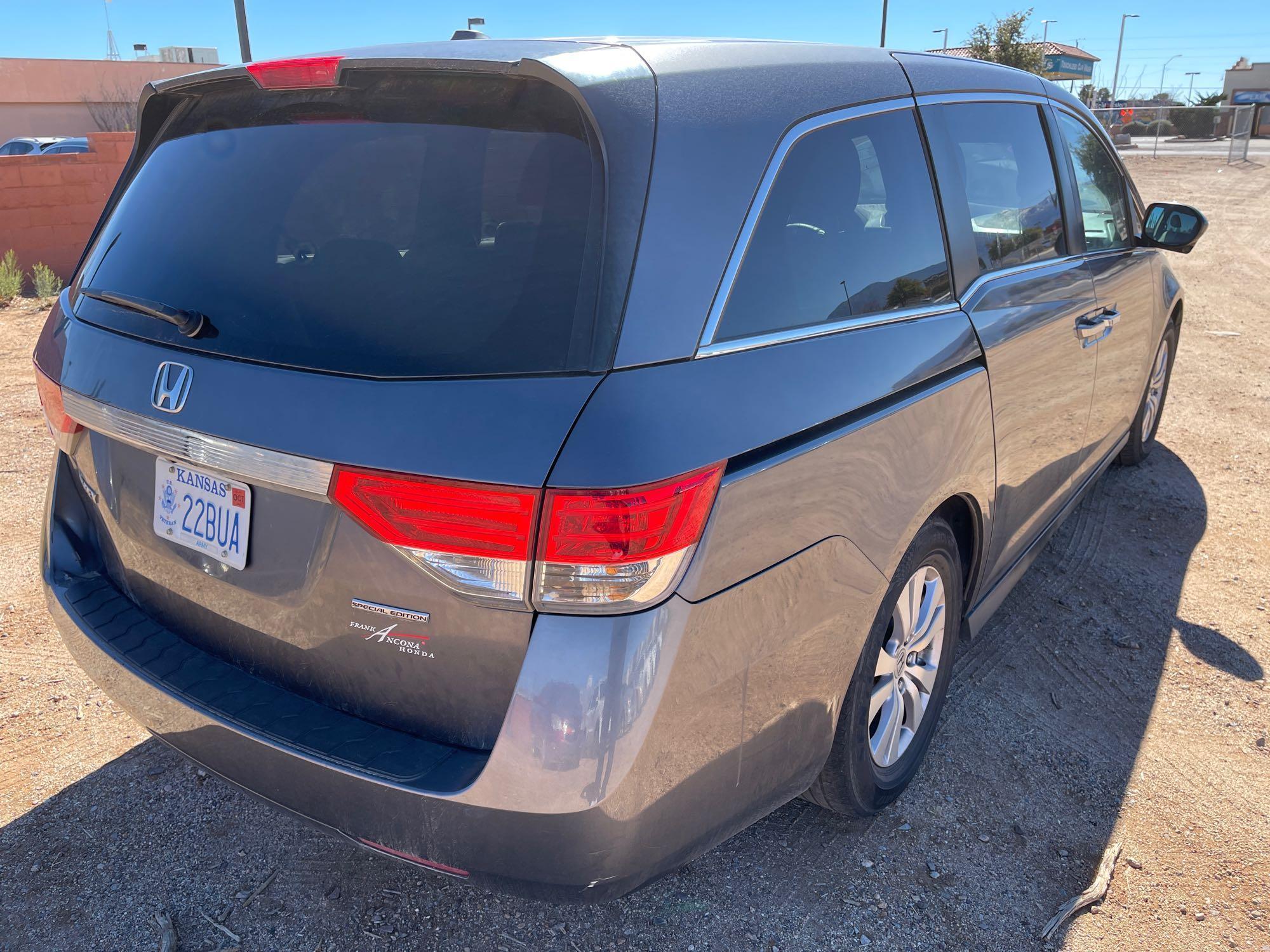 2016 Honda Odyssey SE with entertainment