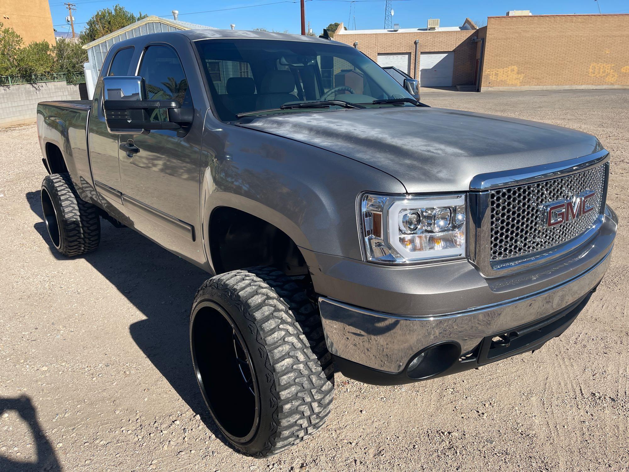 Lifted 2008 GMC Sierra ext cab