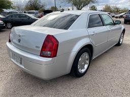 2005 Chrysler 300 LIMITED