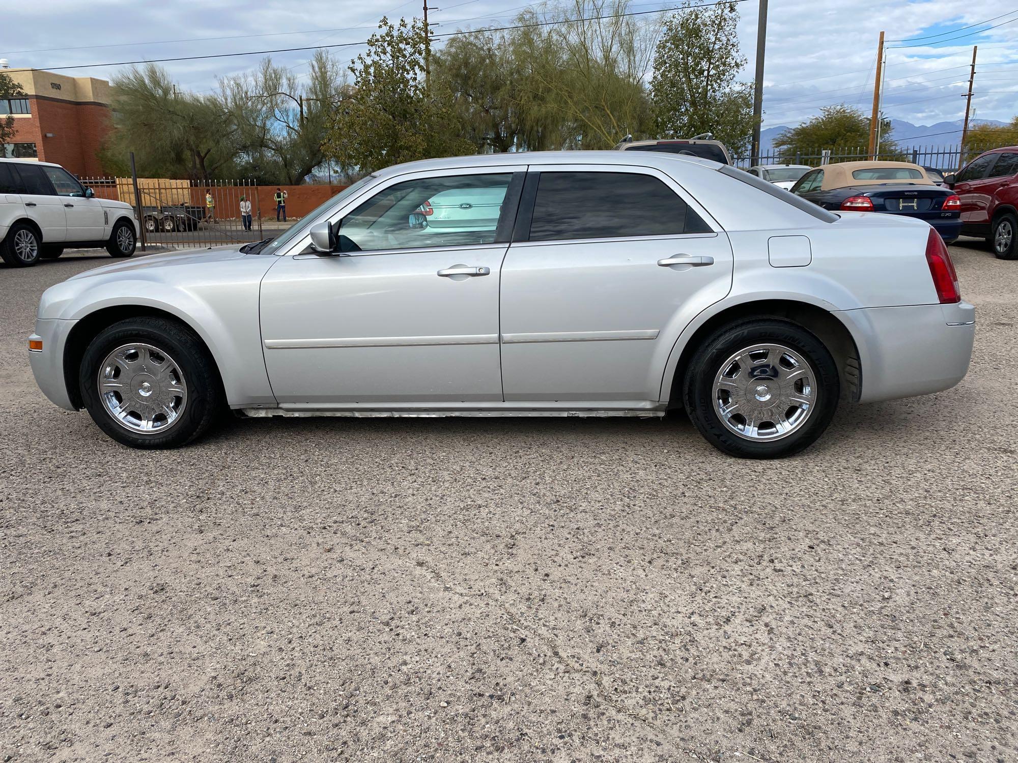 2005 Chrysler 300 LIMITED