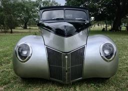 1939 Ford Deluxe