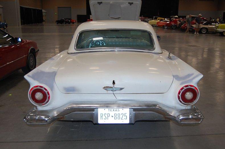 1957 Ford Thunderbird