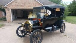 1914 Ford Model T Touring