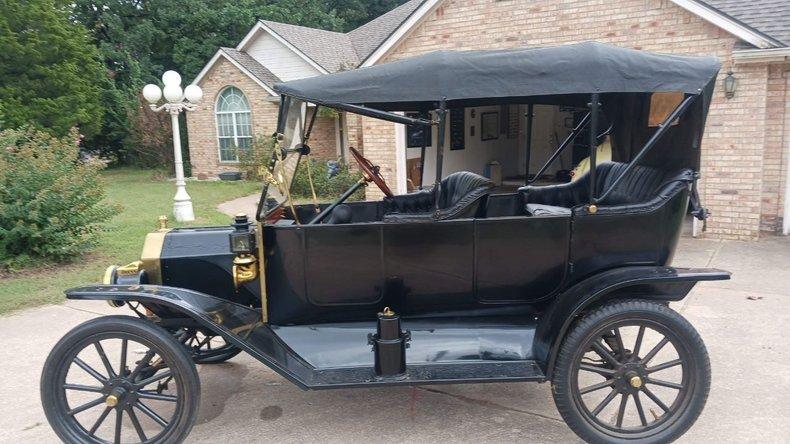 1914 Ford Model T Touring