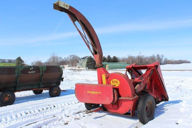 GEHL SINGLE ROW SILAGE CHOPPER, LIKE NEW TIRES,