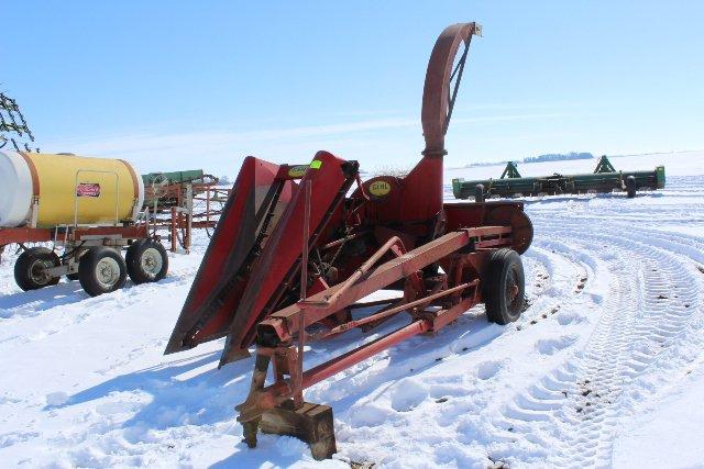 GEHL SINGLE ROW SILAGE CHOPPER, LIKE NEW TIRES,