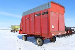 MFMODEL 114 14' SILAGE BOX ON HD GEAR