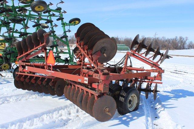 IH MODEL 475 20' TANDEM DISC, HYDRAULIC FOLD WINGS