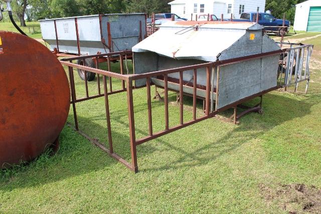 SMALL CATTLE CREEP FEEDER WITH SIDES