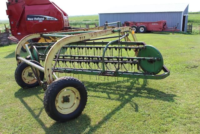 JD MODEL 894A 4 BAR HAY RAKE, LR