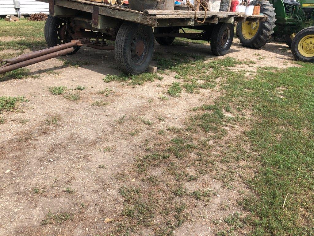 14' FLATBED HAY RACK WITH GEAR