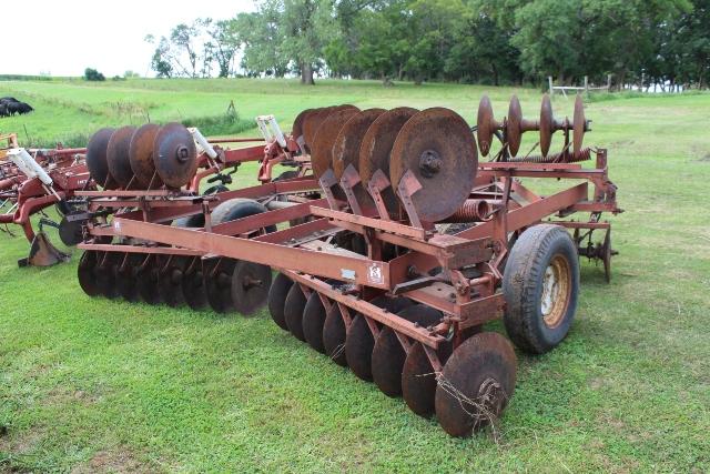 IH 470 18' TANDEM DISC, MANUAL FOLD