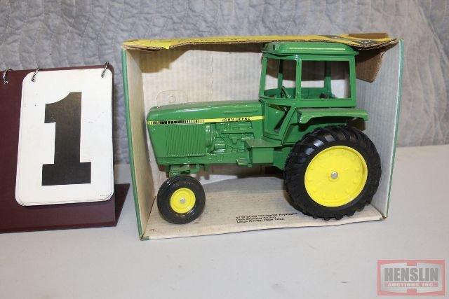 1/16 JD GENERATION II TRACTOR, YELLOW TOP BOX,