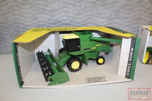 1/32 JD TITAN COMBINE, YELLOW TOP CAB,