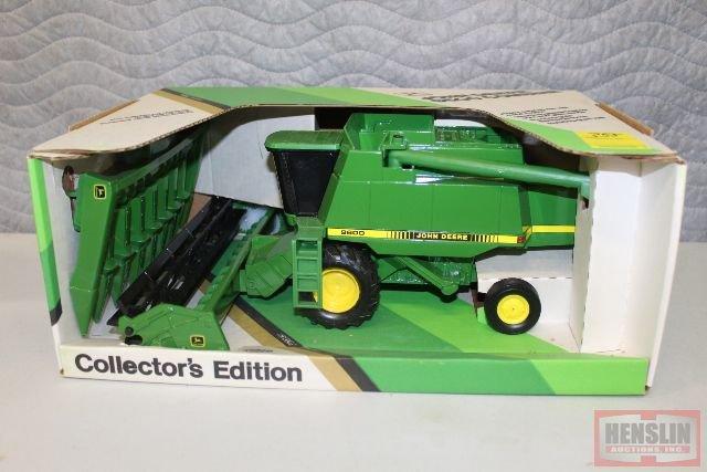 1/28 JD 9600 COMBINE WITH HEADS, COLLECTORS