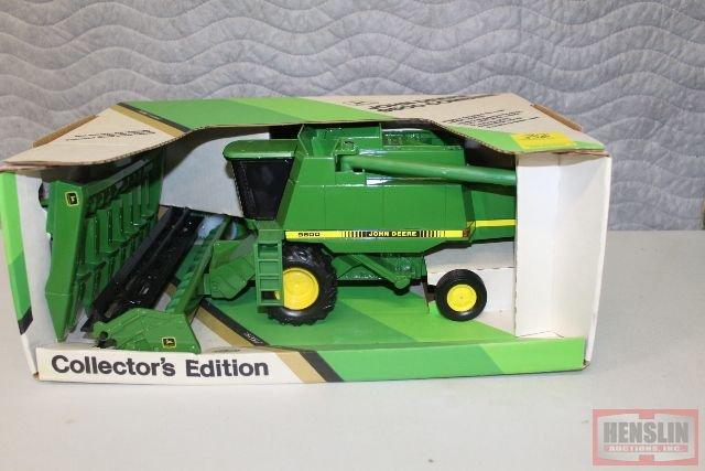 1/28 JD 9600 COMBINE WITH HEADS, COLLECTORS