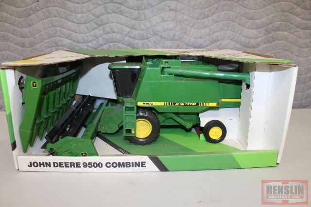 1/28 JD 9500 2 HEADS, BOX HAS LITE WEAR