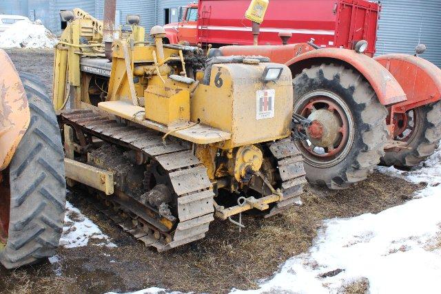 IH #6 DOZER, GAS, 12" TRACKS, 72" BLADE,