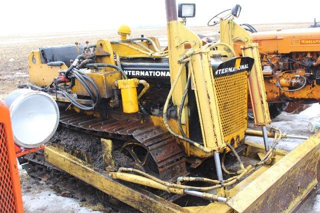 IH #6 DOZER, GAS, 12" TRACKS, 72" BLADE,