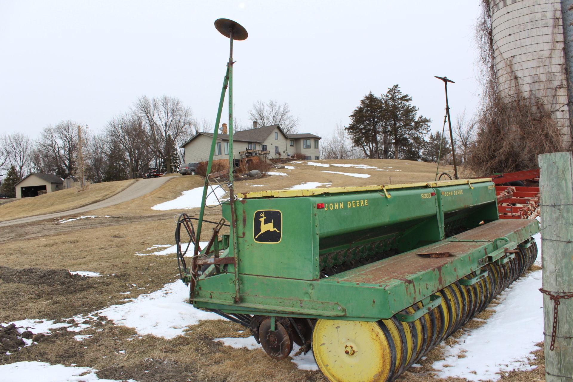 (2) 8' JD 9300 PRESS DRILLS WITH HITCH,