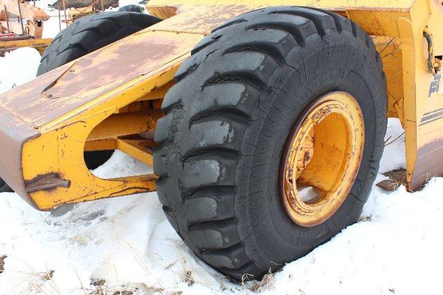 FIAT-ALLIS 260B REAR SCRAPER, 29.5 X 29 TIRES,