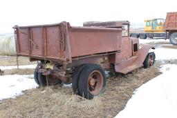 VINTAGE IH TRUCK, SINGLE AXLE, GRAVEL BOX,