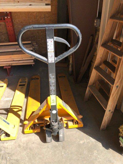 Titan pallet jack, 48", 5500# capacity