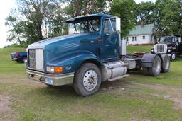 *** 1995 IH 9400 SEMI DAY CAB, 211" WHEEL BASE,