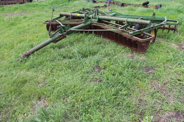 JOHN DEERE 20' TANDEM DISC, MANUAL FOLD WINGS,