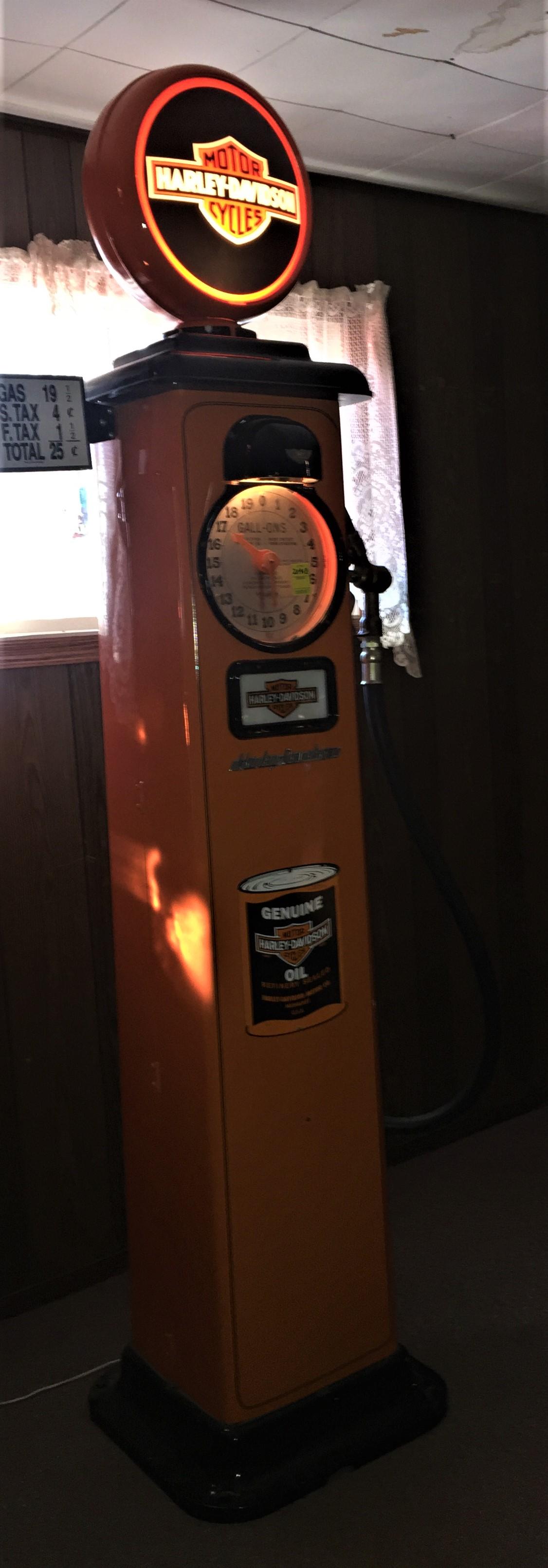 Harley Davidson display Wayne gas pump,