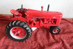 1/8 Farmall 400, narrow front, fenders,