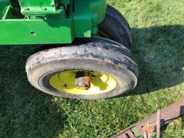 1938 JD A UNSTYLED, NF, CAST REAR HUBS,