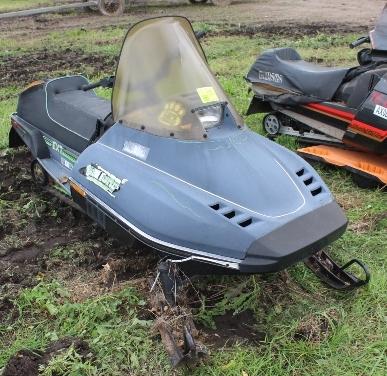 ARCTIC CAT EXT SNOWMOBILE, 6,356 MILES SHOWING