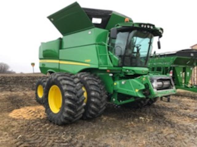 2012 JOHN DEERE S680 4WD COMBINE, PREMIUM CAB,