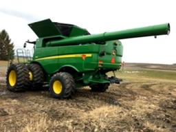 2012 JOHN DEERE S680 4WD COMBINE, PREMIUM CAB,