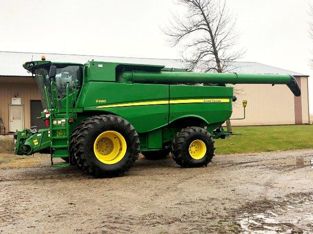 2012 JOHN DEERE S680 4WD COMBINE, PREMIUM CAB,