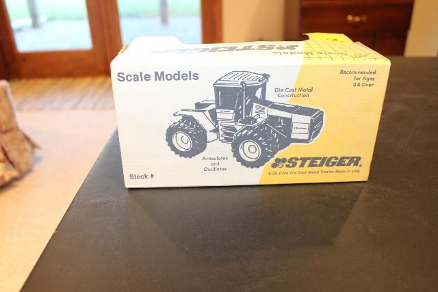 1/32 STEIGER PUMA 1000 TOY TRACTOR, 4WD, NO BOX