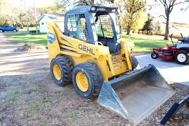 2004 GEHL 4840 E SERIES SKID LOADER, CAB,