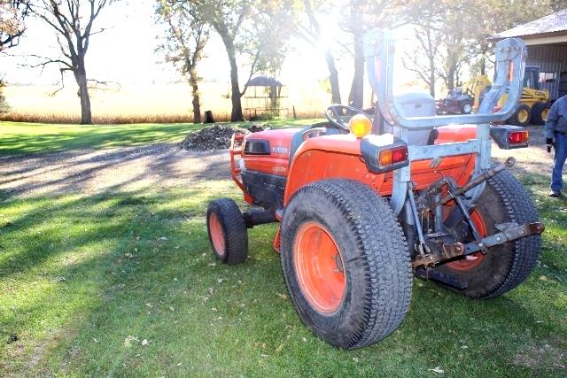 KUBOTA L3130 TRACTOR, DIESEL, FWA, ROLL BAR,