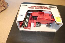 1/32 CASE IH 2166 AXIAL FLOW TOY COMBINE,